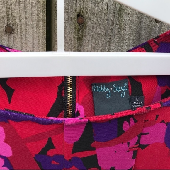 Gabby Skye Purple and Pink Floral 3/4 Sleeve Fit and Flare Dress - Picture 4 of 9